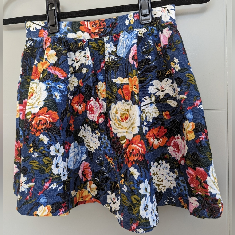 BNWOT CRUSH Floral Skirt with Zipper